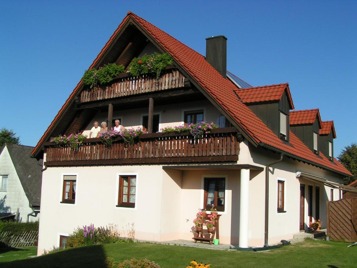 Gaestehaus Gertraud Neualbenreuth Εξωτερικό φωτογραφία